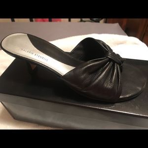 Valerie Stevens black leather heel sandals Sz 6.5